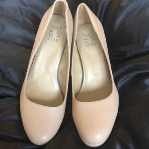 Naturalizer nude color platform heels size 9 ladies